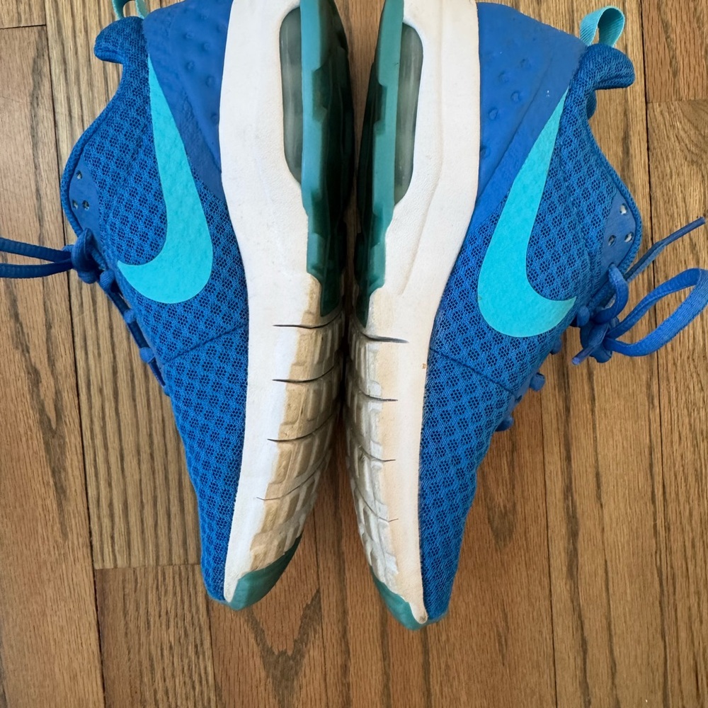 EUC Nike Air Max Motion Blue Sneakers